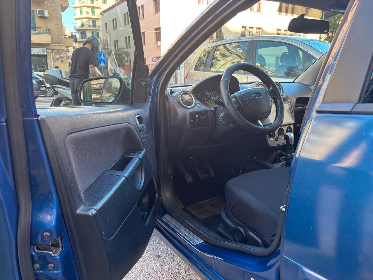 Ford Fiesta 1.4 TDCi 5p. Ghia