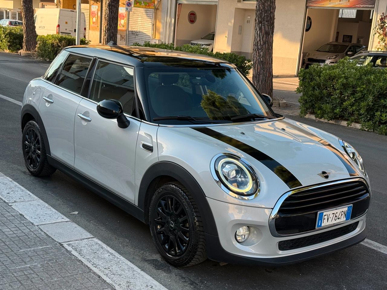 Mini 1.5 Cooper D 5porte B.Street NAVI LED - 2019