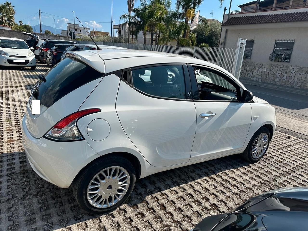 Lancia Ypsilon 1.2 69 CV 5 porte Silver-07/2017