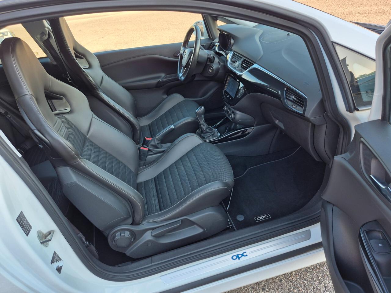 Opel Corsa 1.6 Turbo Coupé OPC