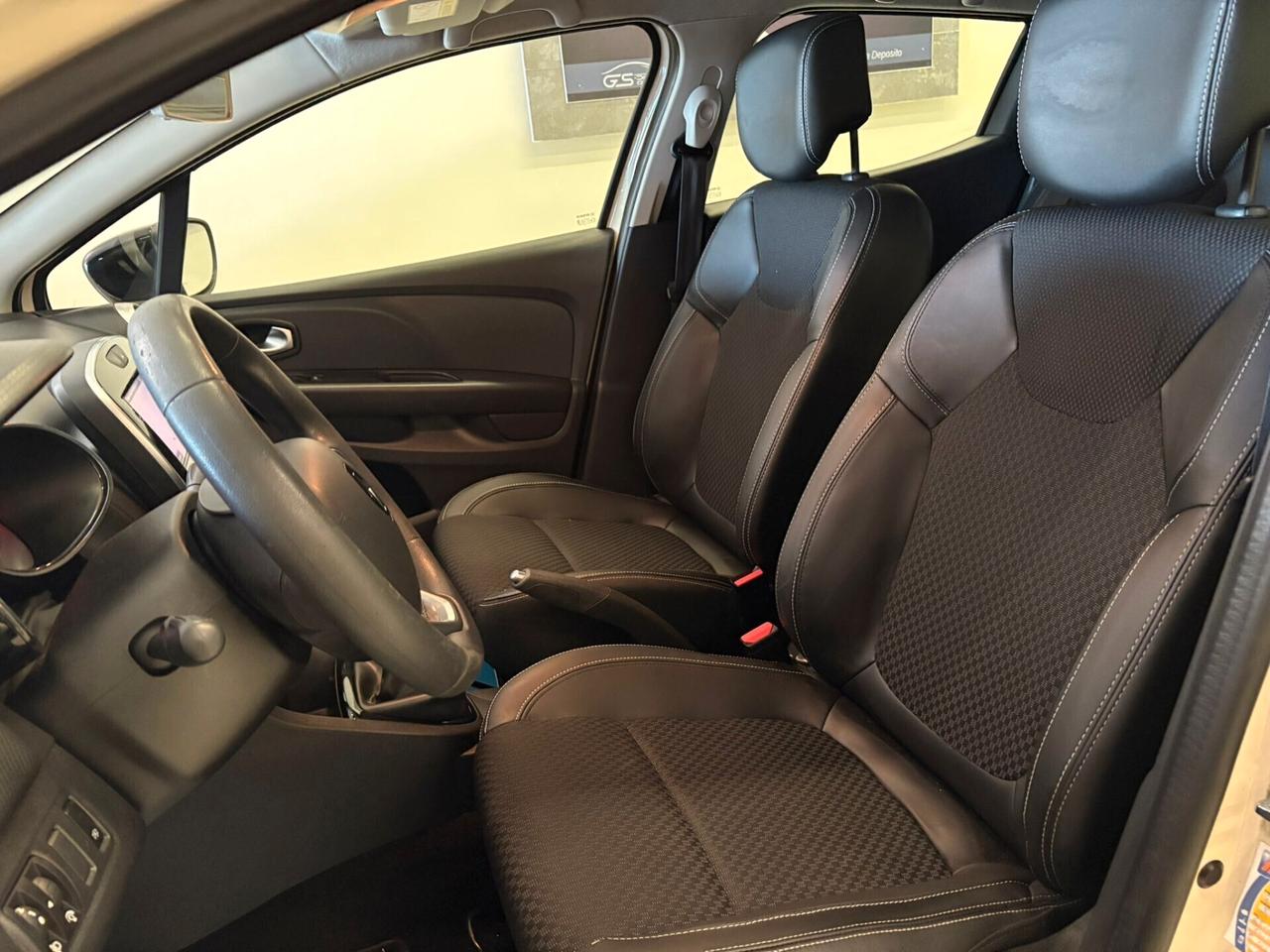 Renault Clio dCi 8V 90 CV EDC 5 porte Duel