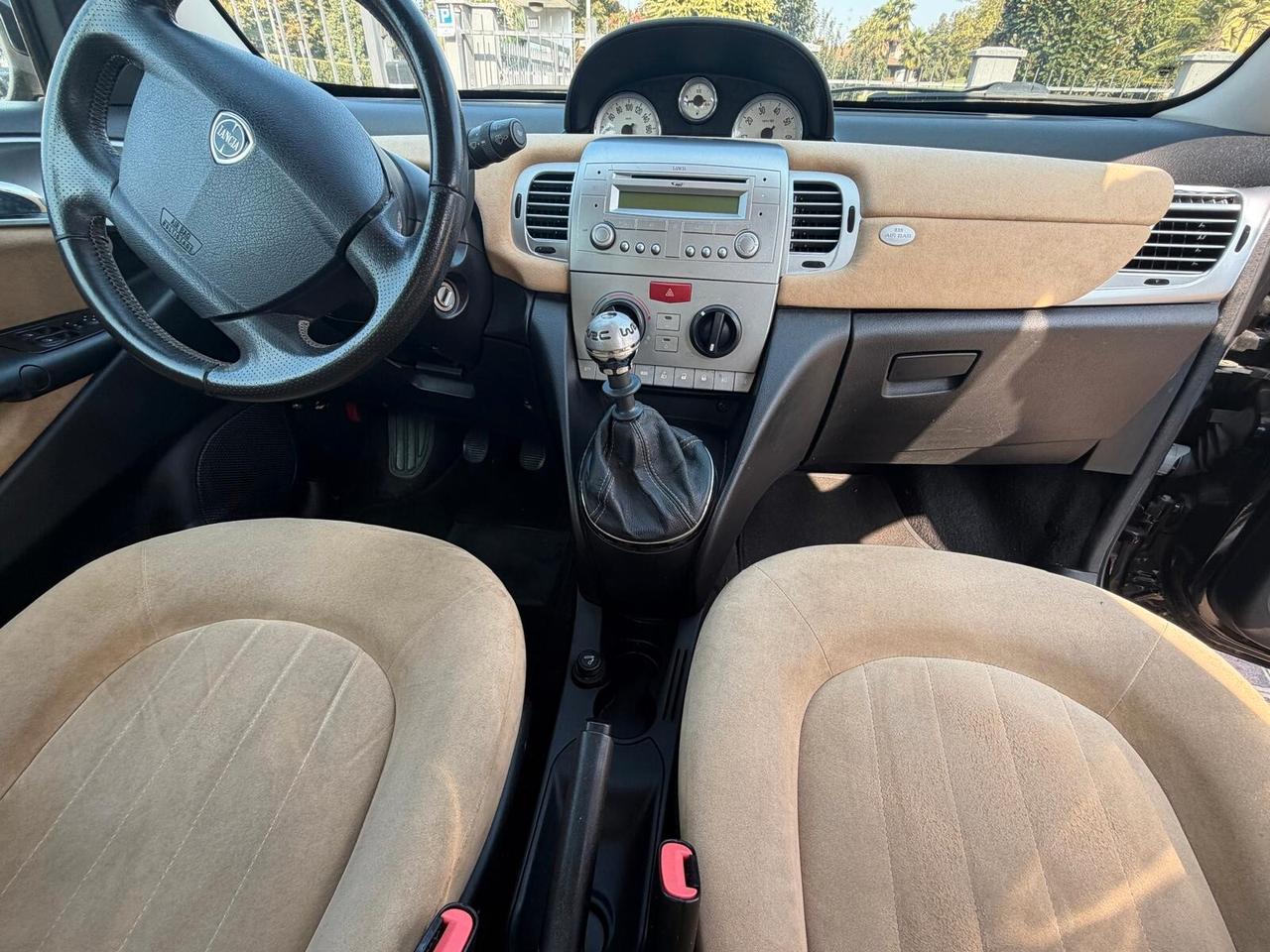 Lancia Ypsilon 1.2 69 CV 5P NEOPATENTATI