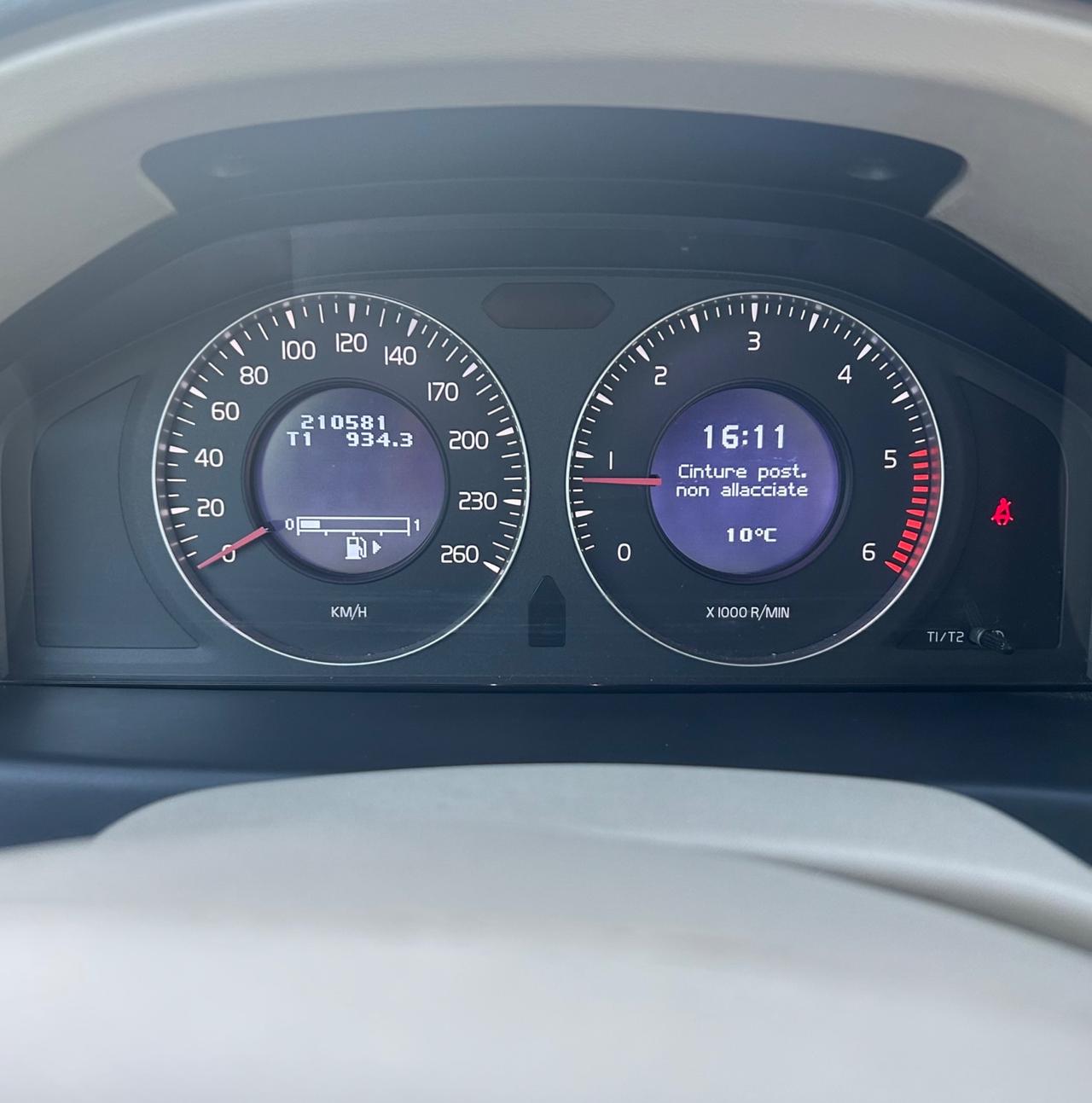 Volvo V70 2.0 D R-Design 2010