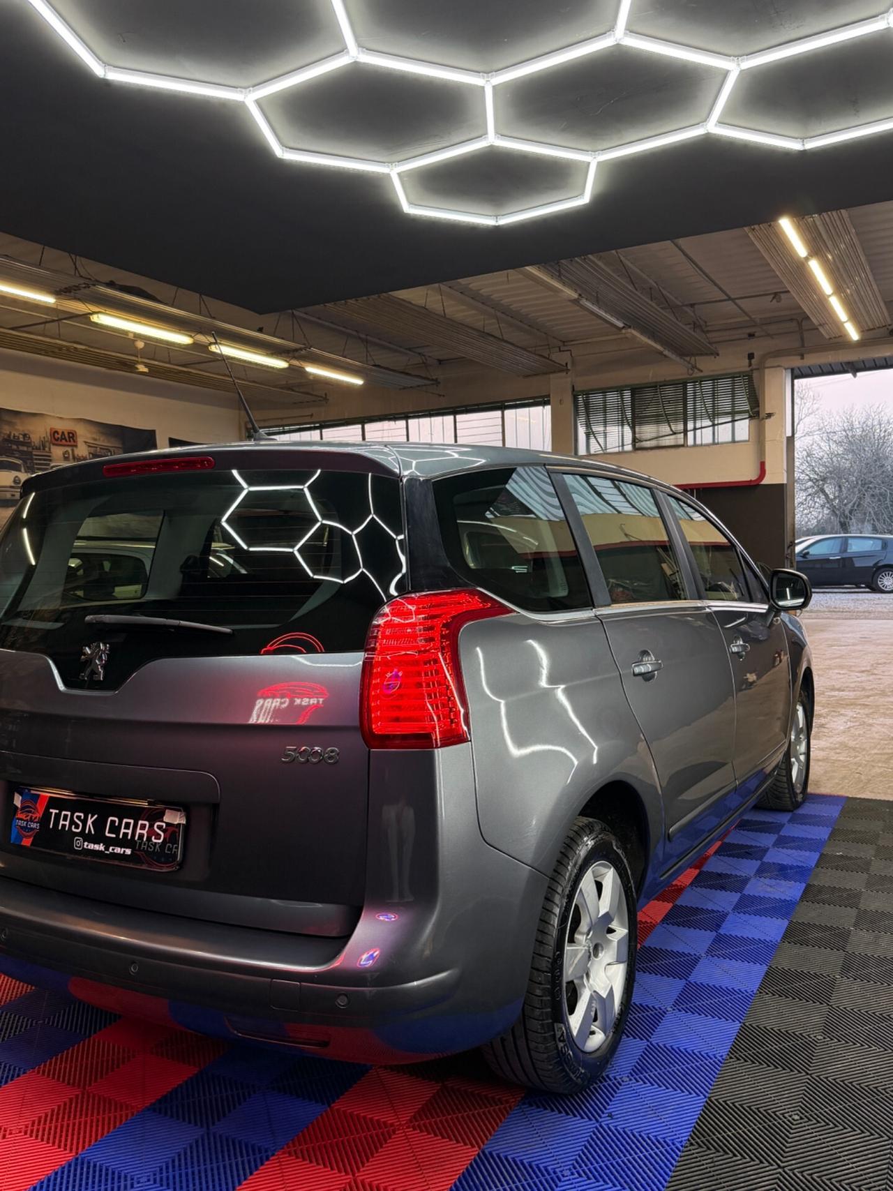 Peugeot 5008 1.6 HDi 112CV Allure