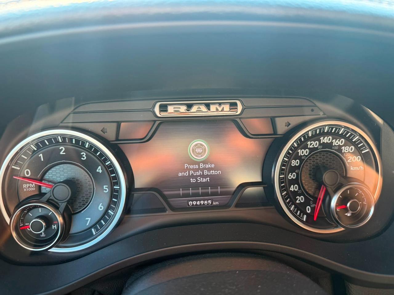 Dodge RAM 1500 5.7 V8 LARAMIE 400cv at8 MY21 GPL