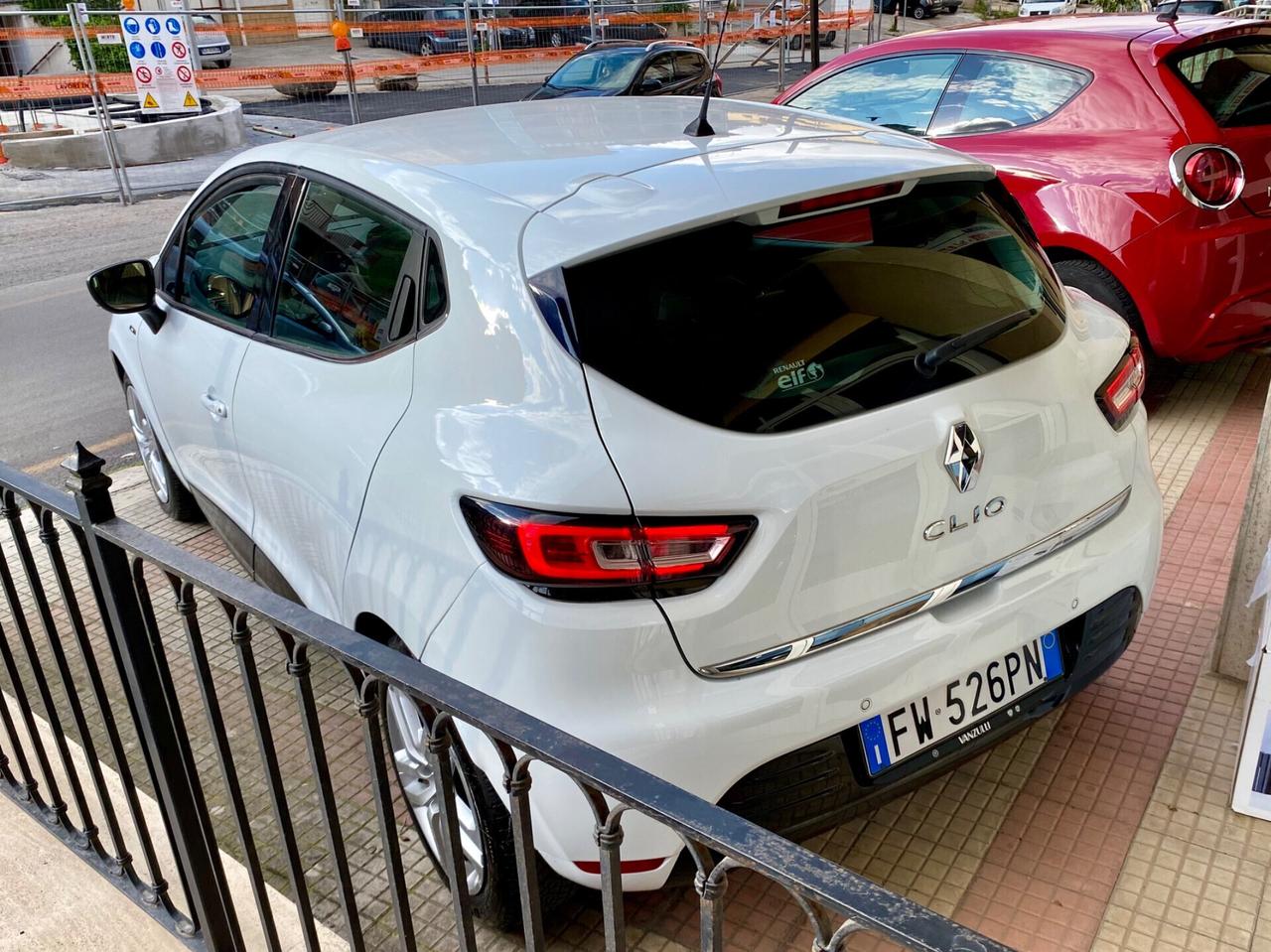 Renault Clio dCi 75 CV 5 porte Moschino - 2019