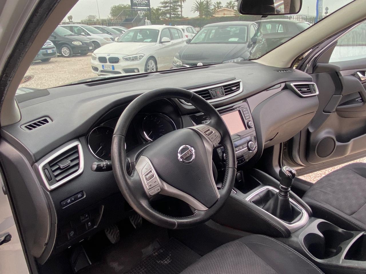 Nissan Qashqai 1.5 dCi Tekna GANCIO TRAINO,TELECAMERE 360*,NEOPATENTATI UNICO PROPIETARIO