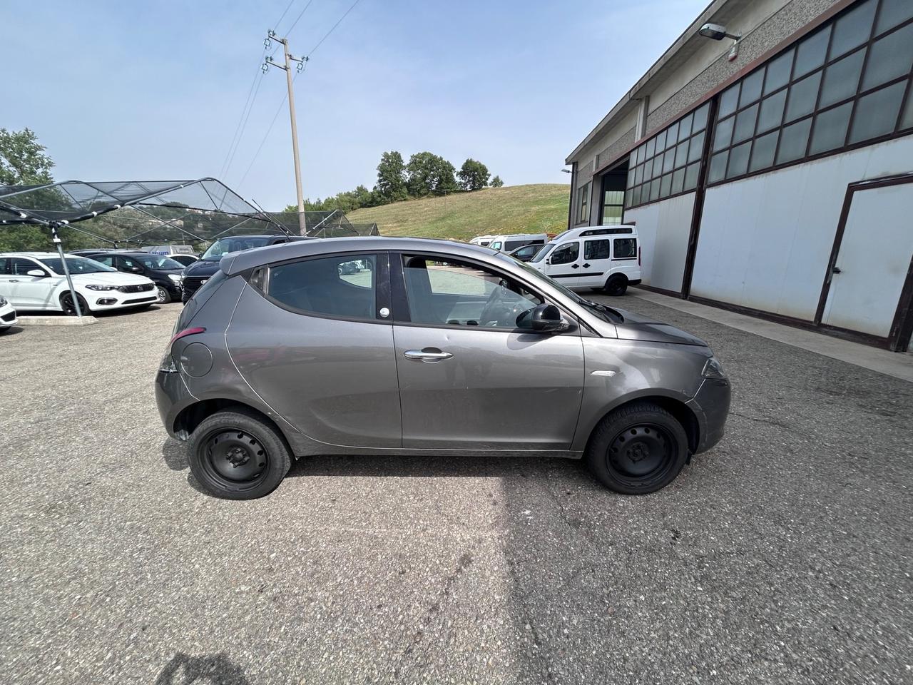 Lancia Ypsilon 0.9 TwinAir 85 CV 5 porte Metano Ecochic Gold