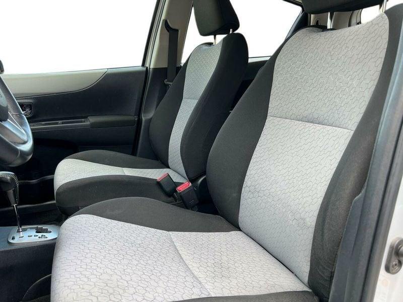 Toyota Yaris Yaris 1.3 5 porte Lounge Multidrive S