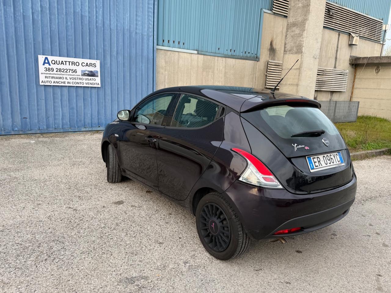 Lancia Ypsilon 1.2 69 CV Unyca