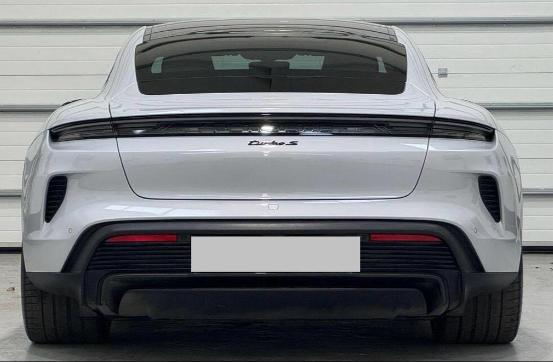Porsche Taycan Turbo S - 950 CV
