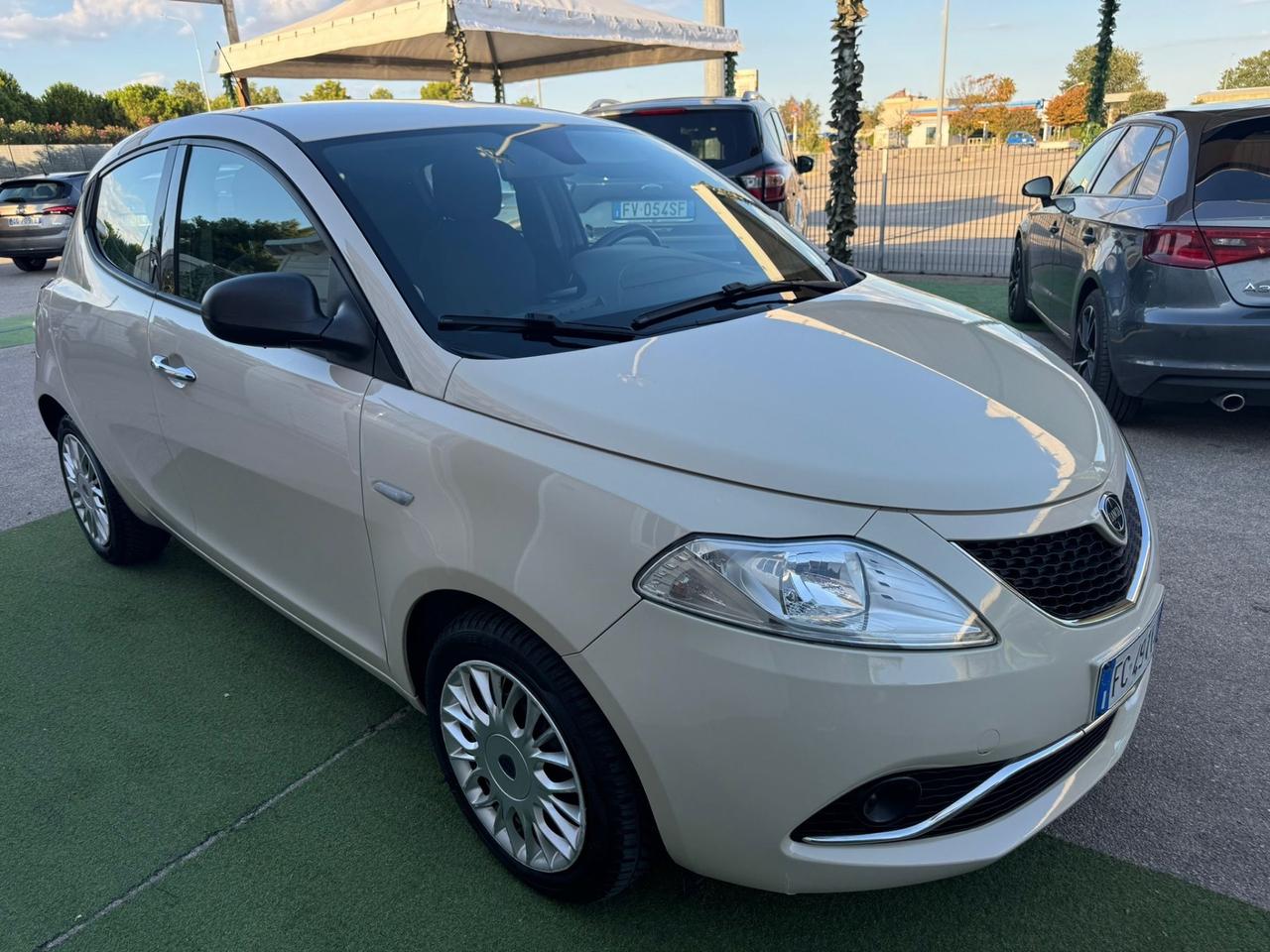 Lancia Ypsilon 1.3 MJT 95 CV S&S Platinum Garanzia