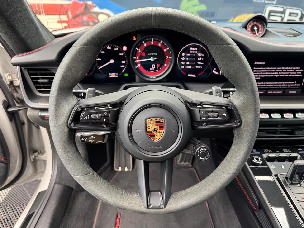 Porsche 911 Carrera 4 GTS (340)