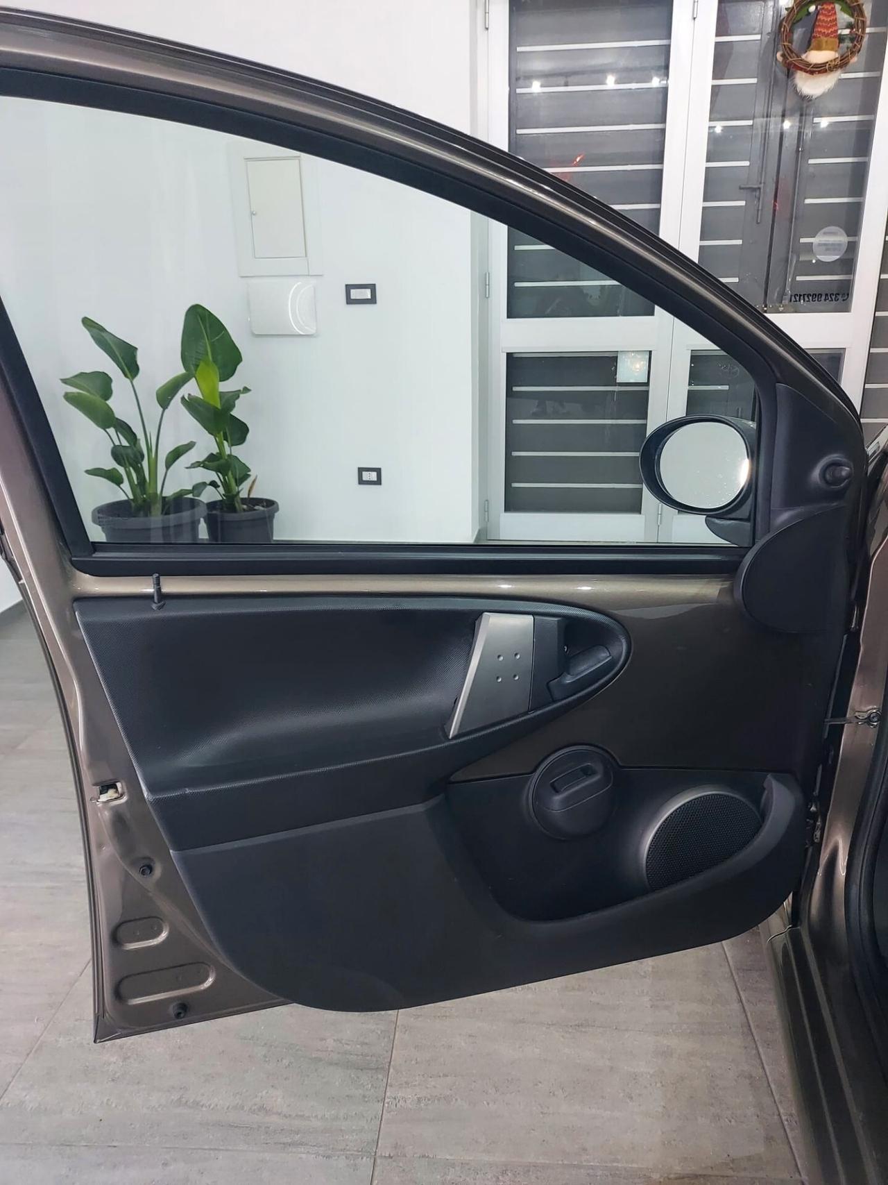 Toyota Aygo 1.0 12V VVT-i 5 porte Cool Soda Connect MMT