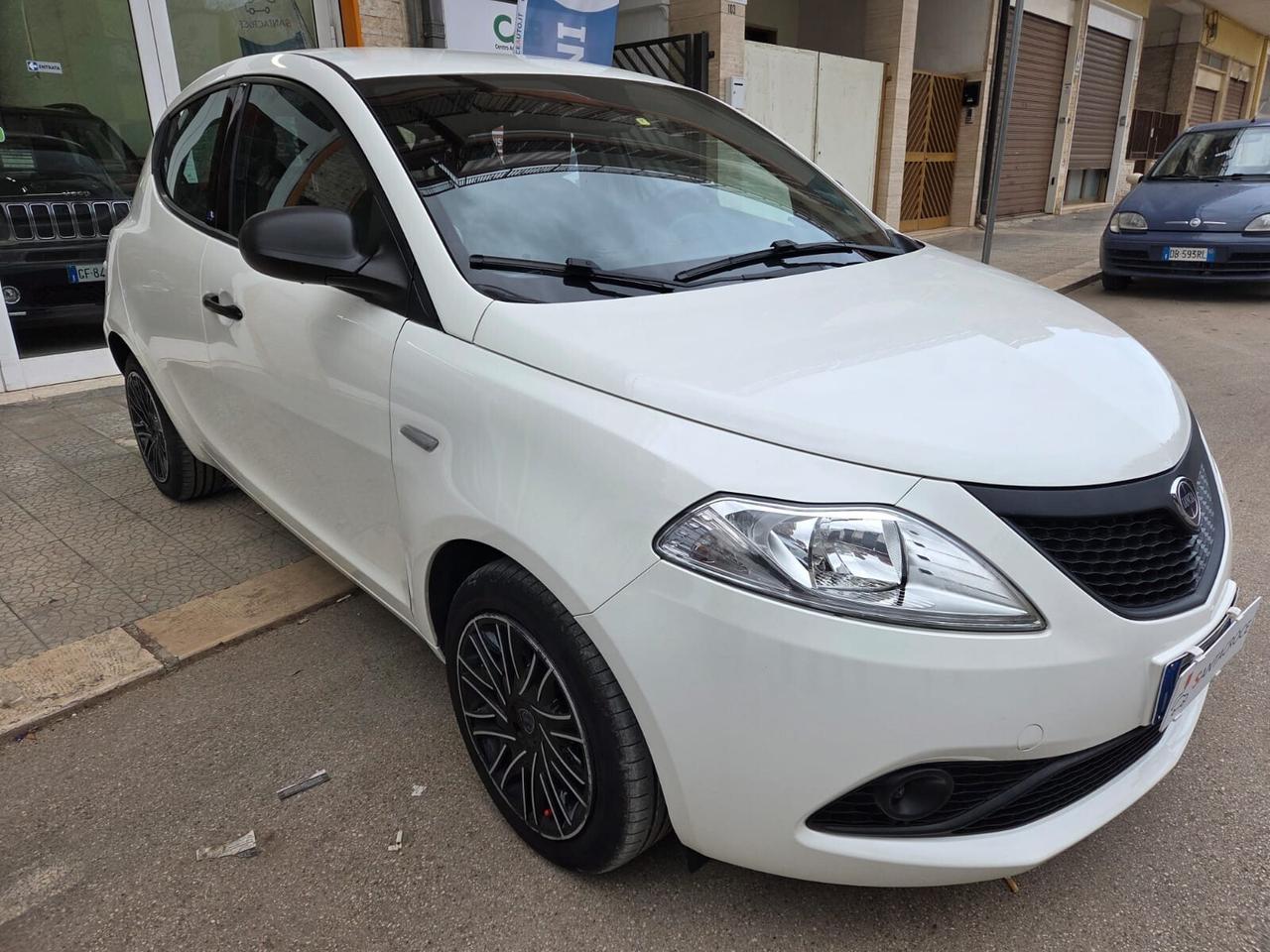 LANCIA YPSILON 1.2 69CV 5 PORTE GPL ELEFANTINO BLU