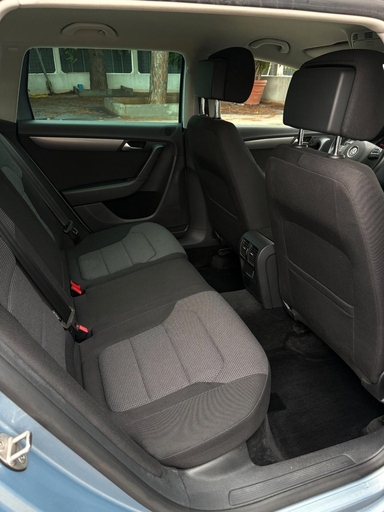 Volkswagen Passat 2.0 TDI Comfortline BlueM. Tech.