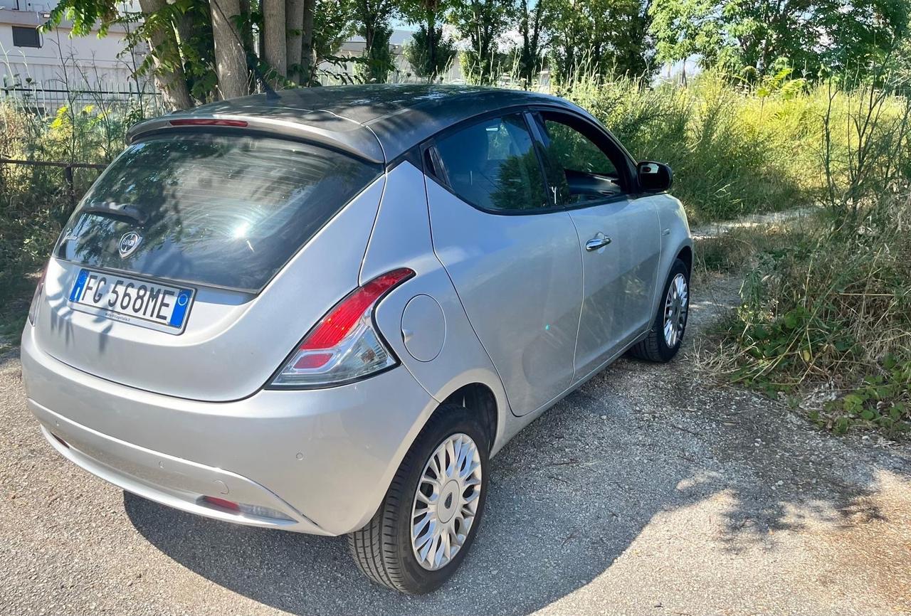 Lancia Ypsilon 1.2 69 CV 5 porte GPL Ecochic Platinum