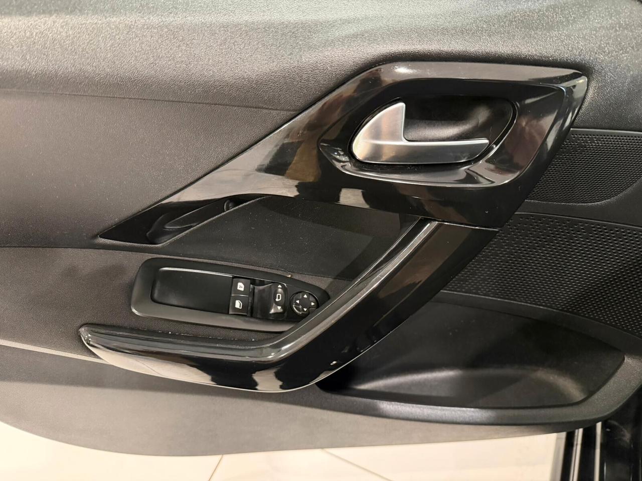 Peugeot 208 1.4 HDi 68 CV 5 porte Active