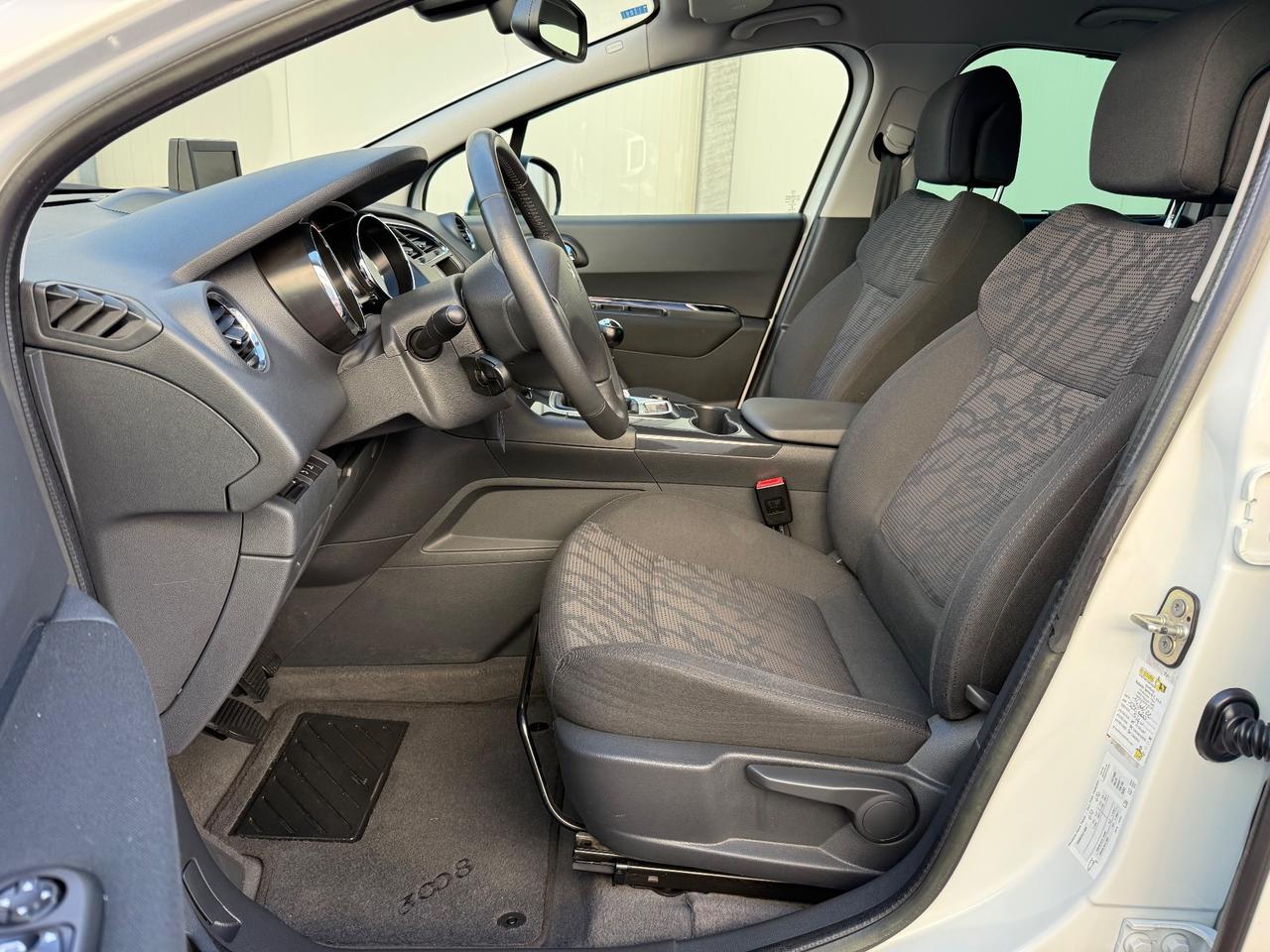 Peugeot 3008 1.6 HDi 115CV Business