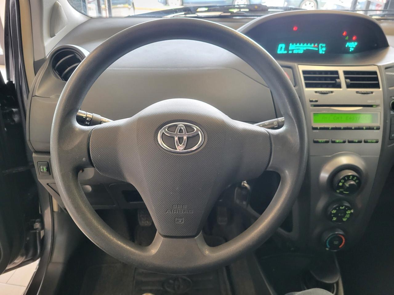 Toyota Yaris 1.0 5 porte Now