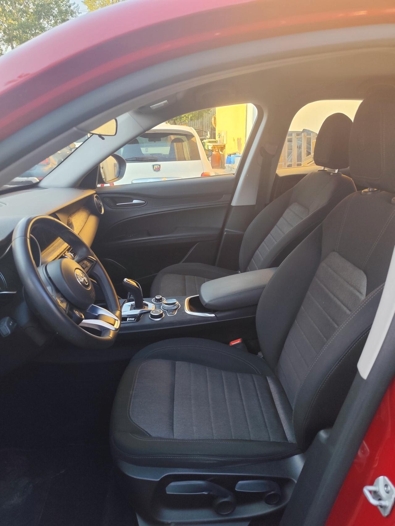 Alfa Romeo Stelvio 2.2 Turbodiesel 160 CV AT8 RWD Business
