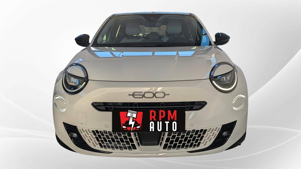 Fiat 600 Hybrid 110 CV DCT MHEV La Prima