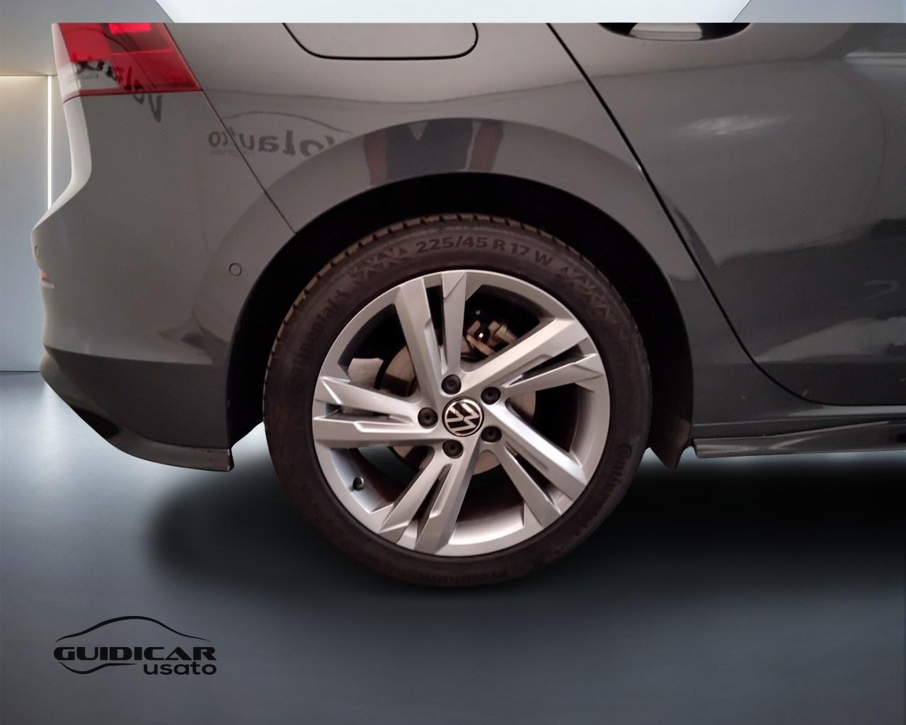 VOLKSWAGEN Golf VIII 2020 - Golf 1.5 etsi evo R-Line 130cv dsg