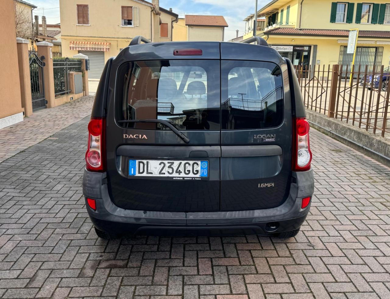 Dacia Logan 1.6 Benzina 7posti Ok Neopatentati