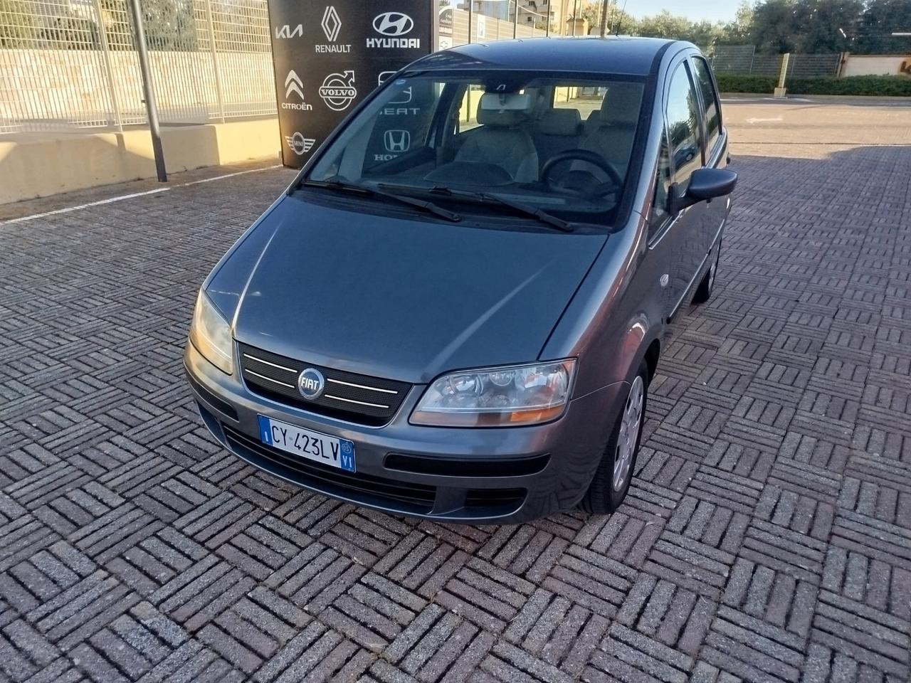 Fiat Idea 1.4 16V Emotion