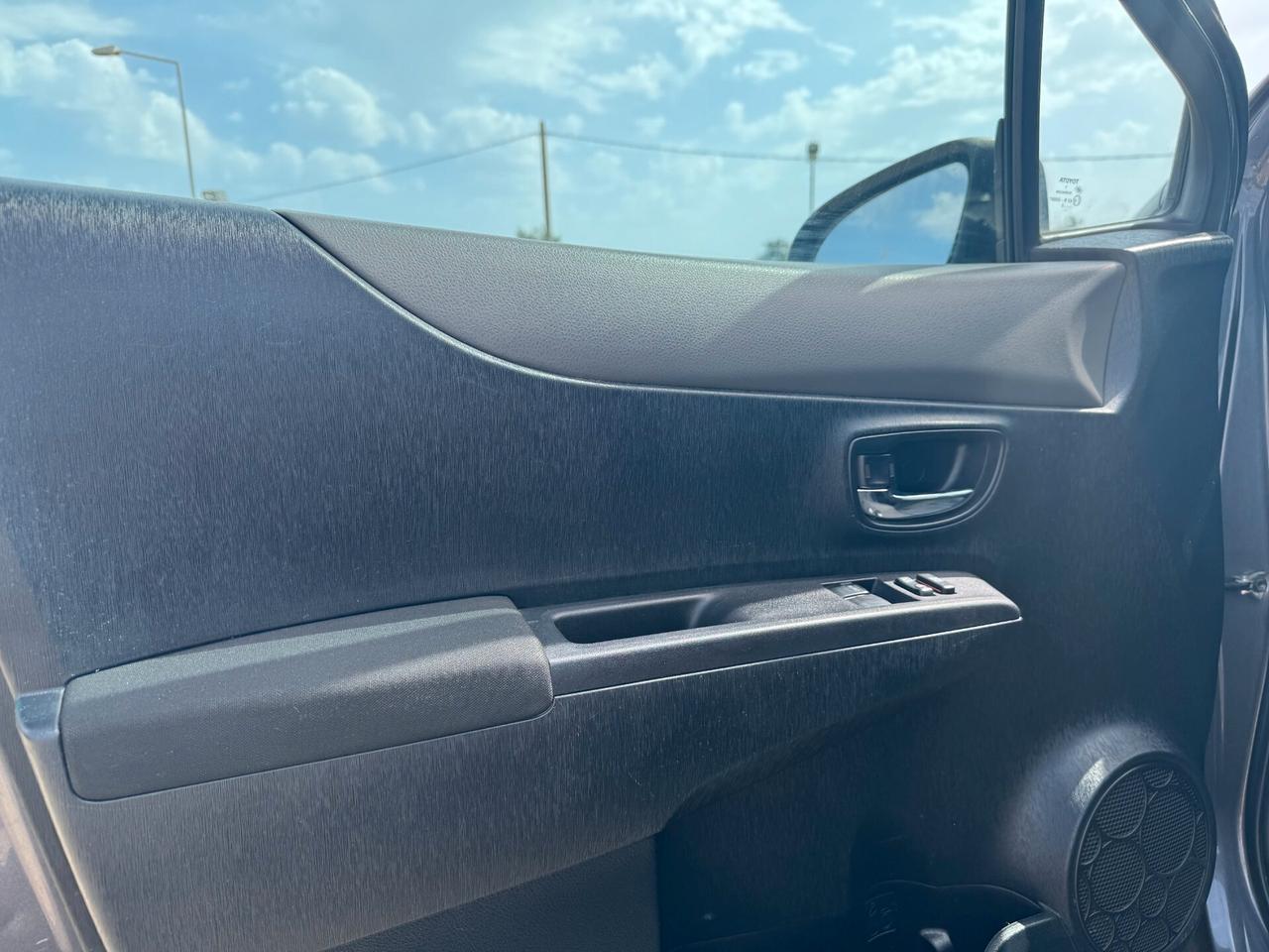 Toyota Yaris 1.0 5 porte