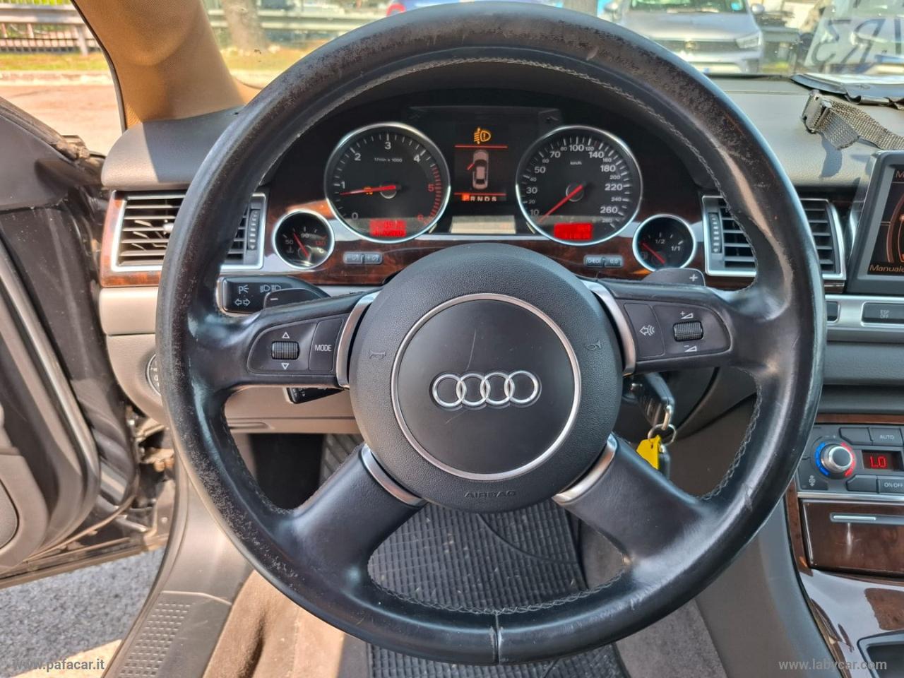 AUDI A8 3.0 V6 TDI quattro tiptronic