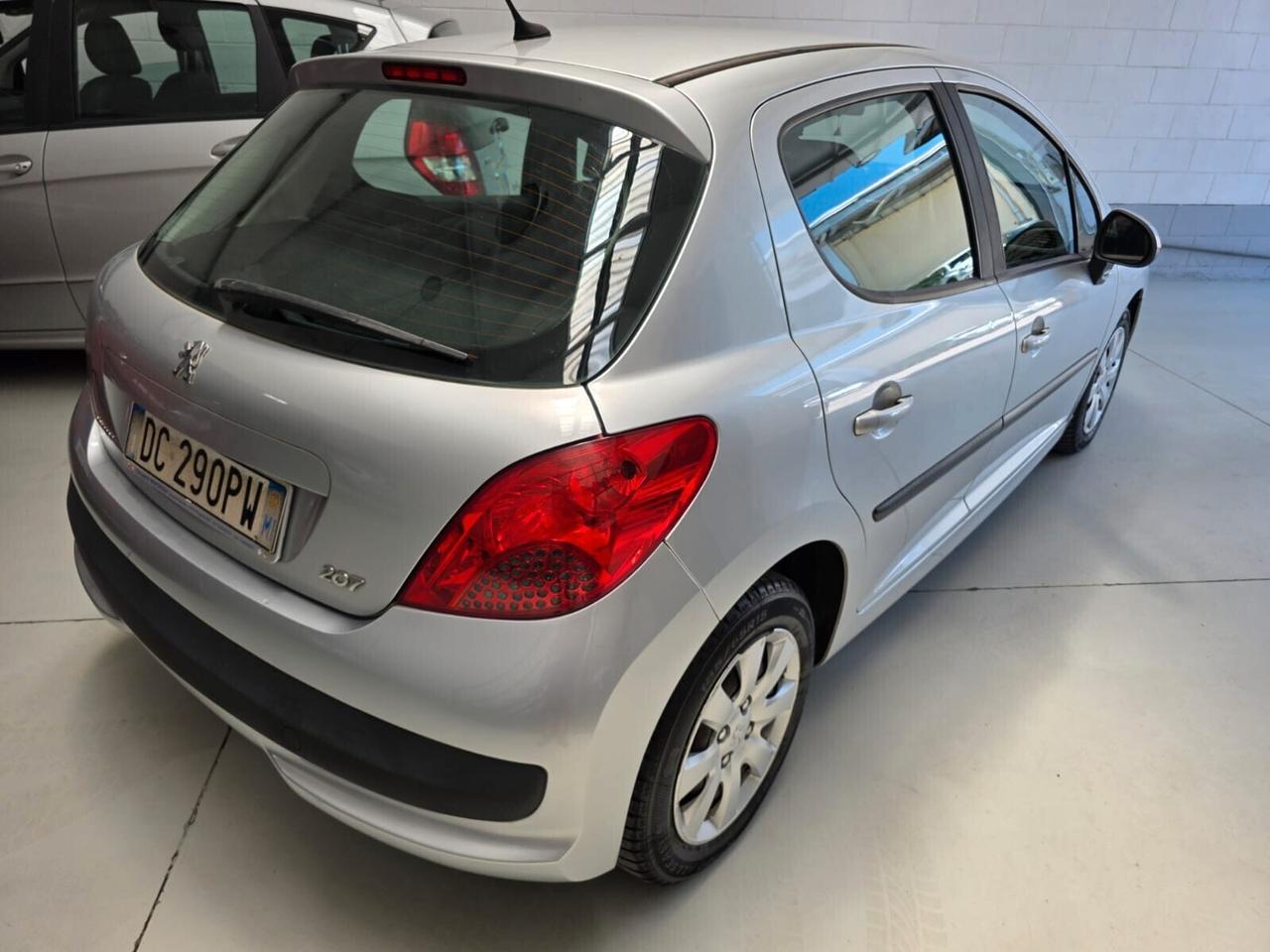 Peugeot 207 1.4 88CV 5p. XT