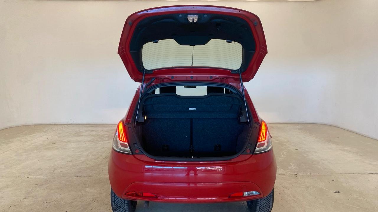 Lancia Ypsilon 5 Porte Ypsilon 1.2 Silver 69cv
