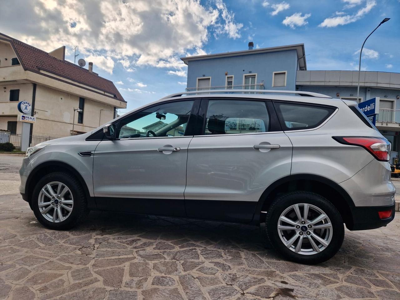 Ford Kuga 2.0 TDCI 120 CV S&S 2WD Powershift Business