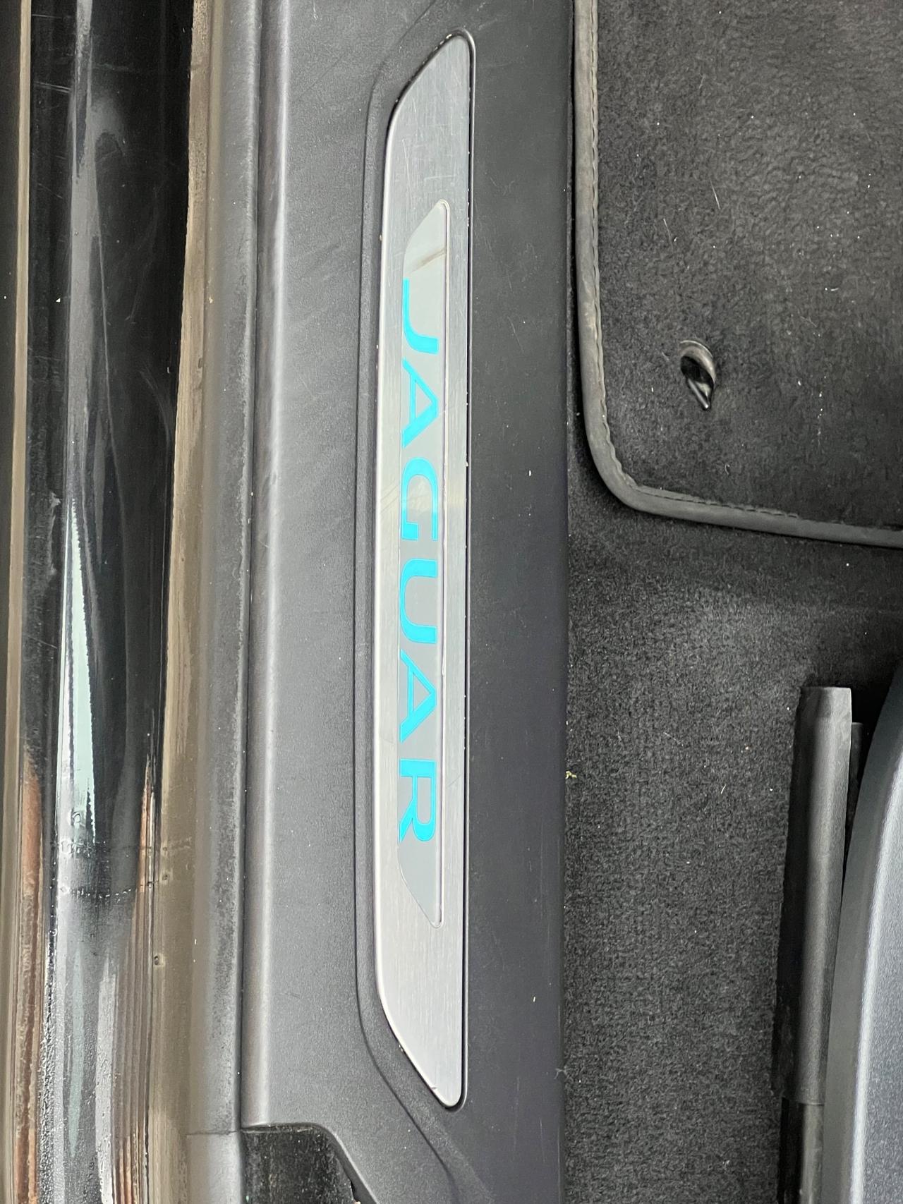 Jaguar F-Pace 2.0 D 163 cv manuale