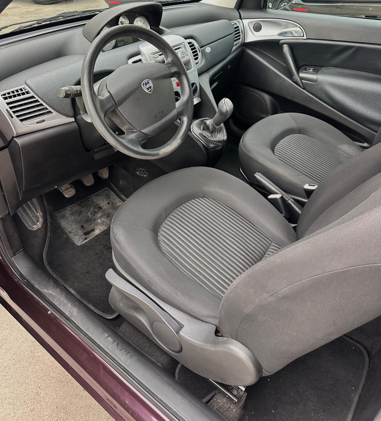 Lancia Ypsilon 1.3 MJT 75 CV 3p Platino