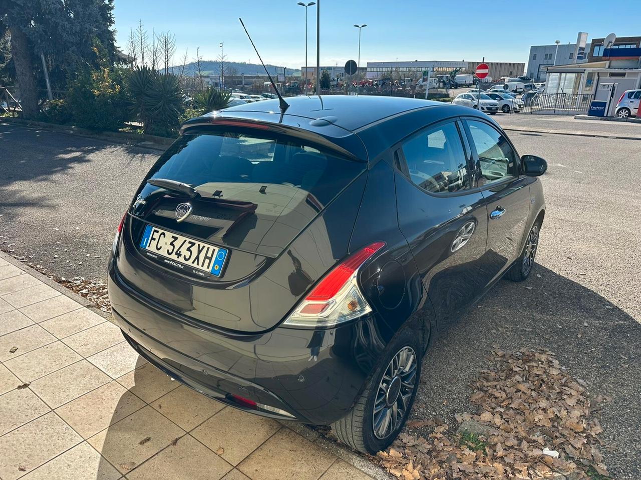 Lancia Ypsilon 1.2B/GPL UNIPRO NEOP