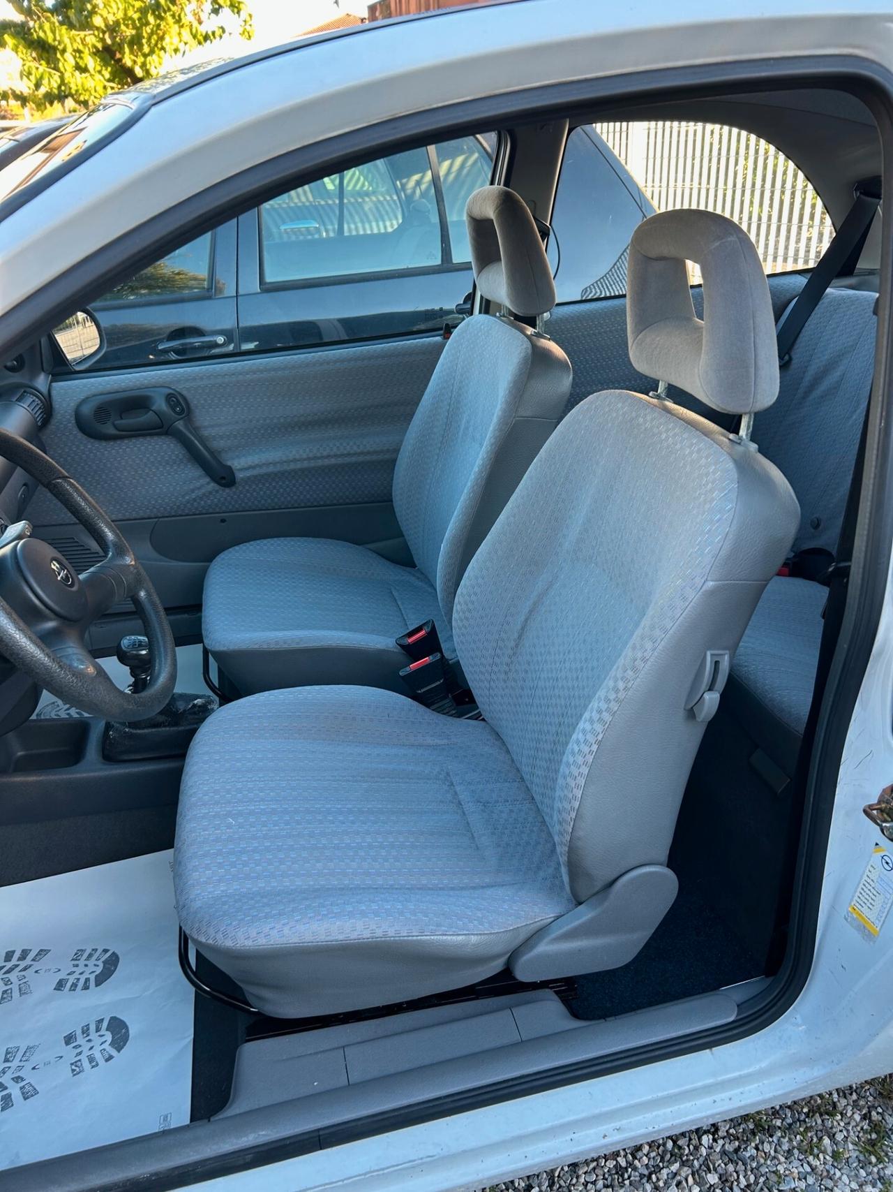 Opel Corsa 1.2 3 porte Swing