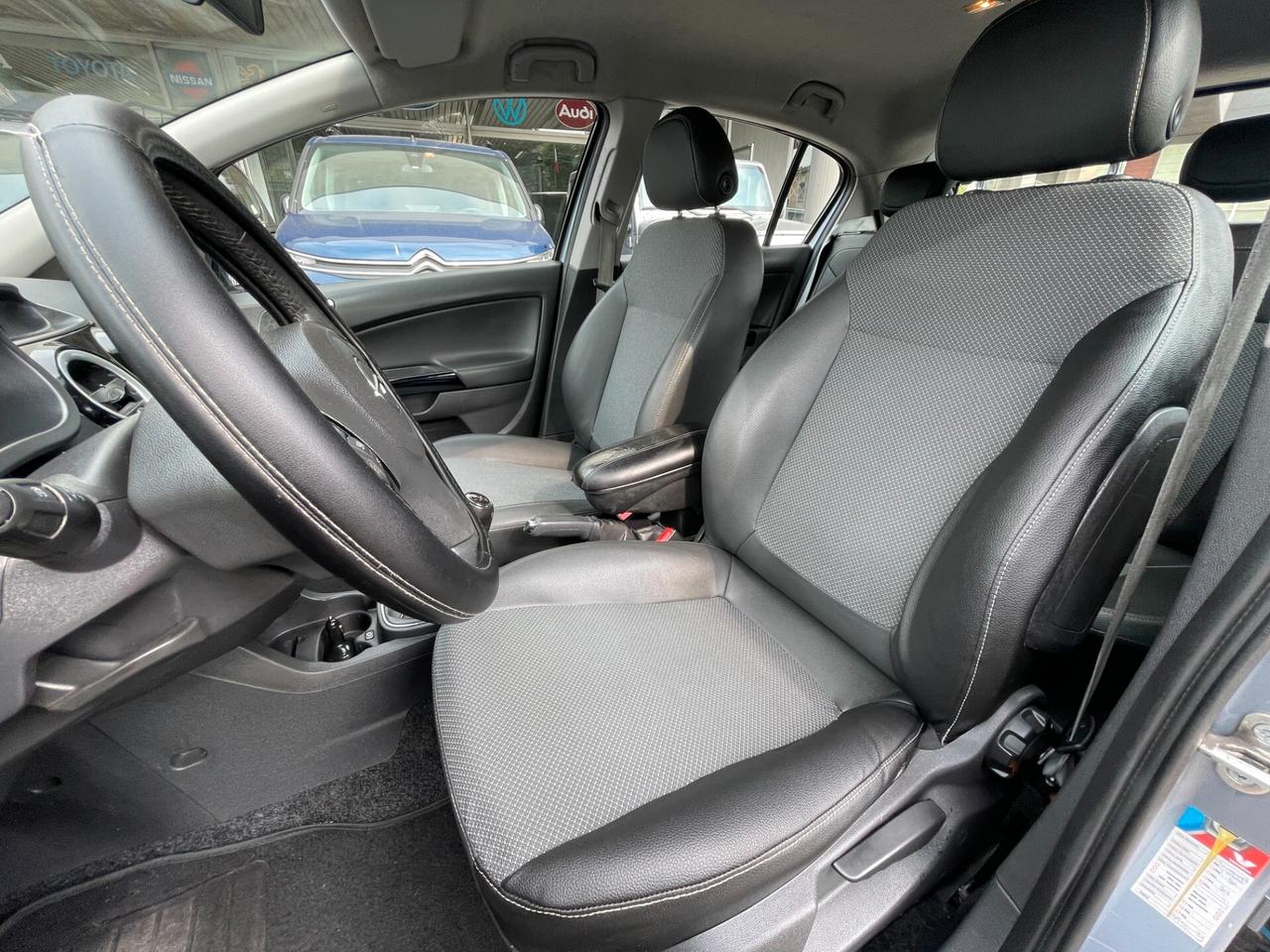 Opel Corsa 1.4 16V 5 porte Cosmo
