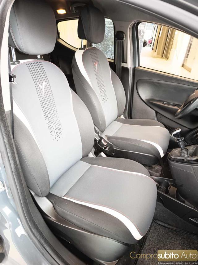 LANCIA Ypsilon 1.2 69 CV 5 porte Gold