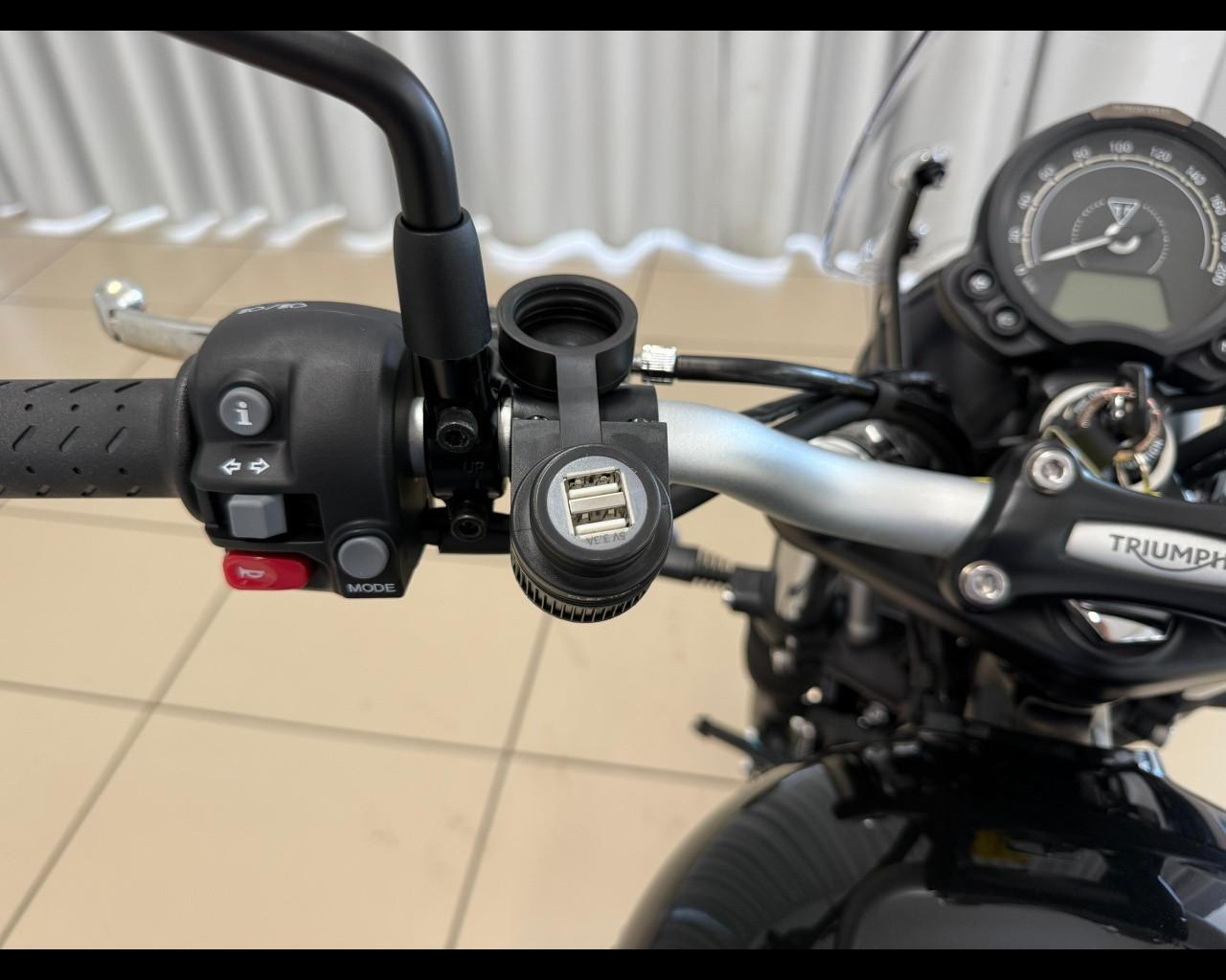 TRIUMPH Scrambler 900 - Stealth Edition