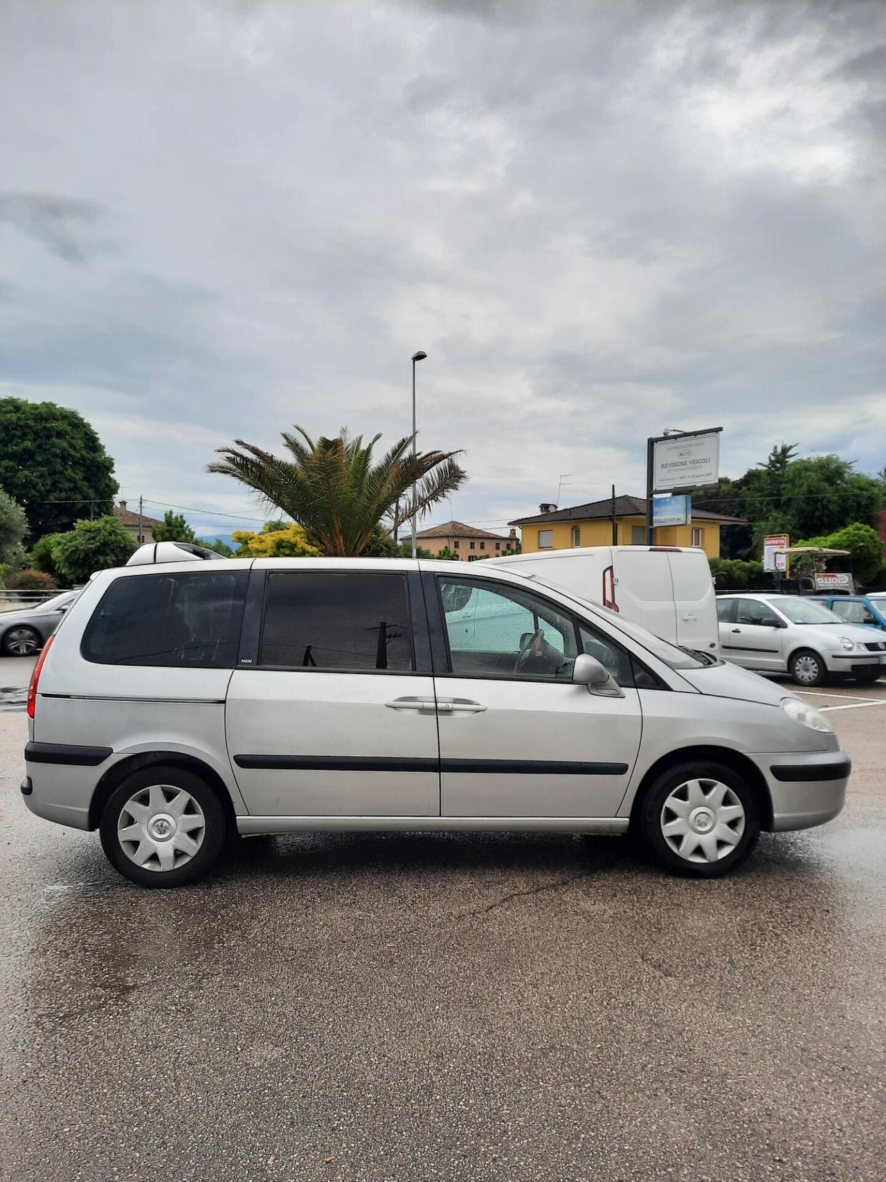 Peugeot 807 2.0 HDi FAP SV 7 POSTI