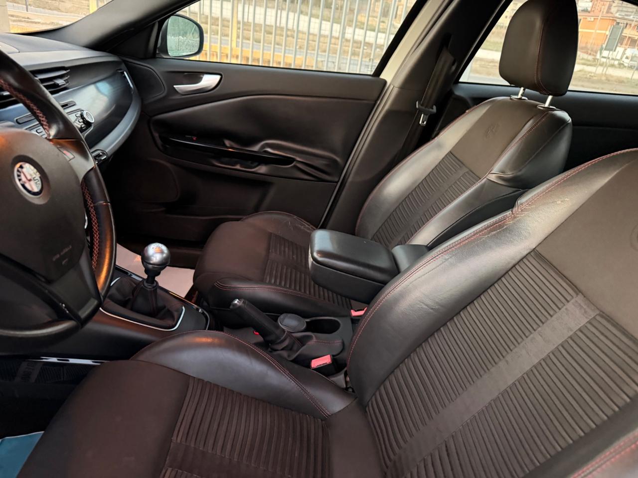 Alfa Romeo Giulietta 1.6 JTDm-2 105 CV modello sport 2011