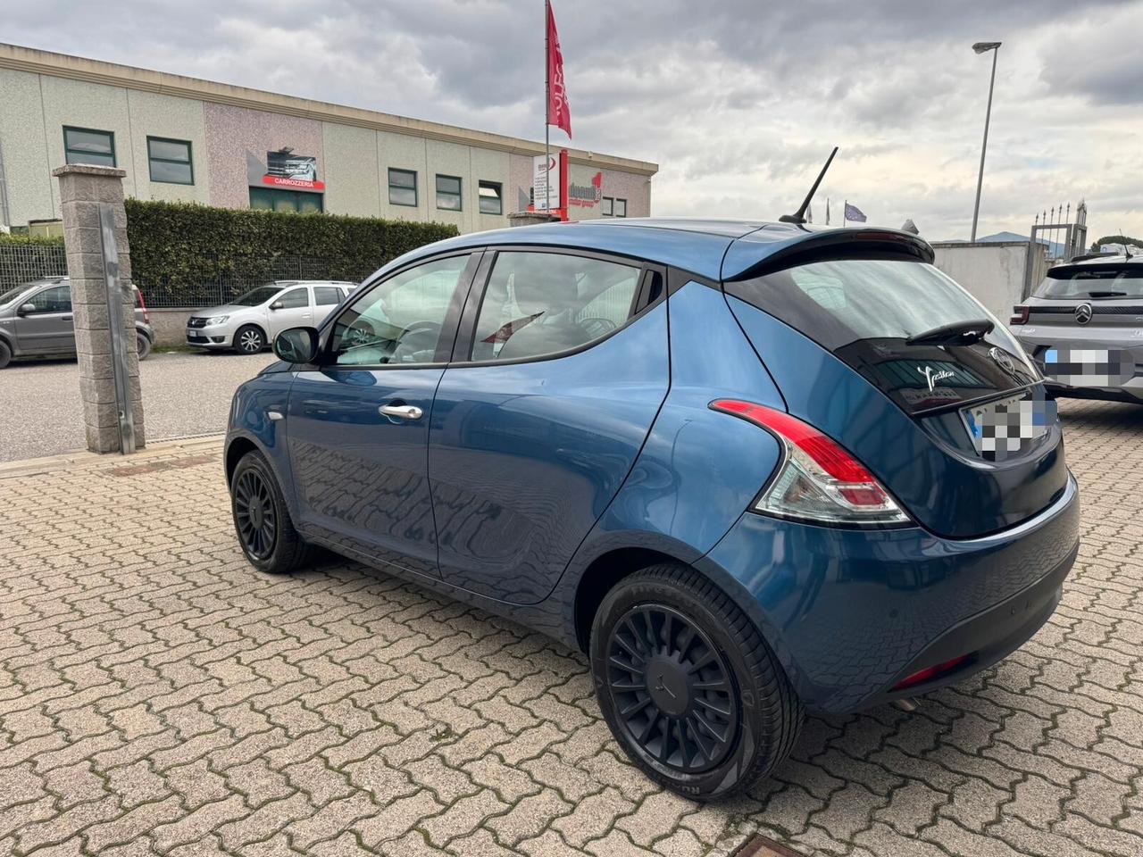 Lancia Ypsilon 1.0 FireFly 5 porte S&S Hybrid Ecochic Gold