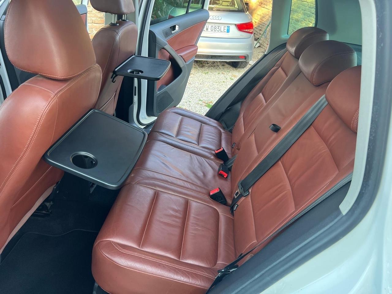 Volkswagen Tiguan 2.0 16V TDI DPF Sport & Style (18°)