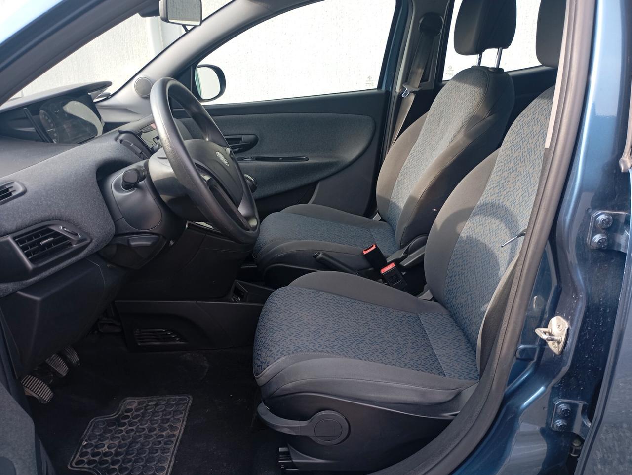 Lancia Ypsilon 1.0 Fire hibrida BENZINA