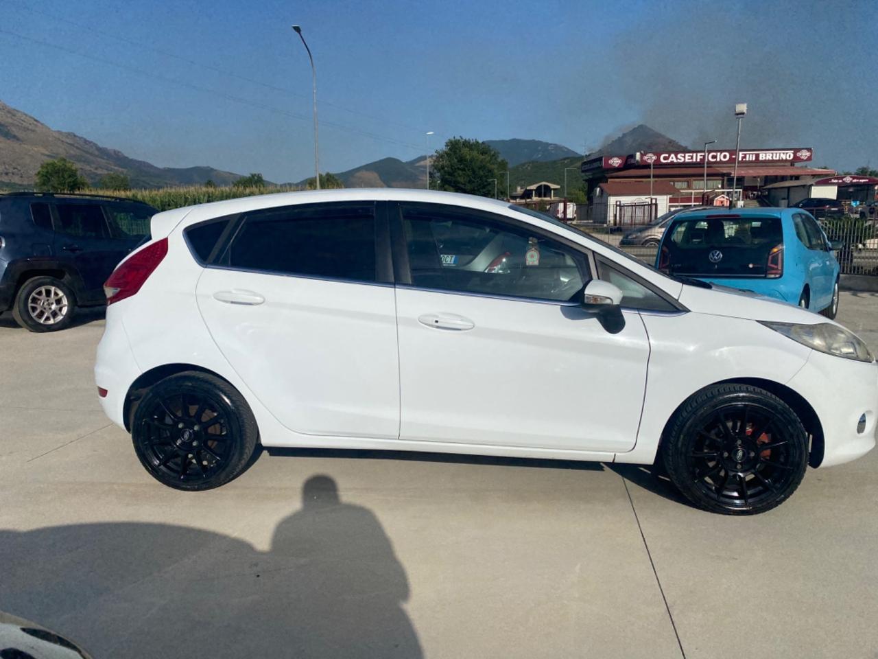 Ford Fiesta 1.4 5 porte Bz.- GPL Titanium