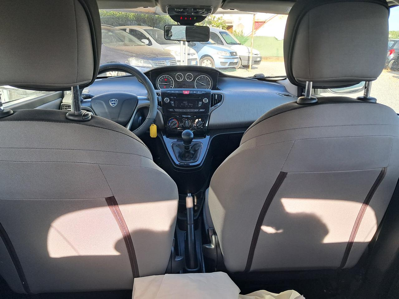 Lancia Ypsilon 1.2 69 CV 5 porte S&S Silver