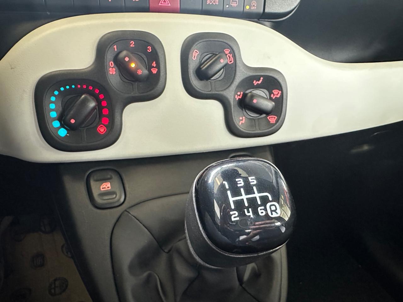 Fiat Panda 1.0 Hybrid 70CV Pandina CROSS KM ZERO 2025