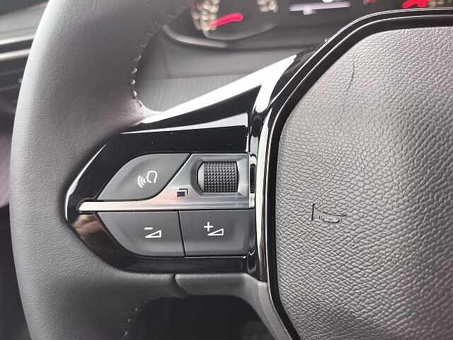 Peugeot 2008 PureTech 100 S&S Active ** KM Ø **